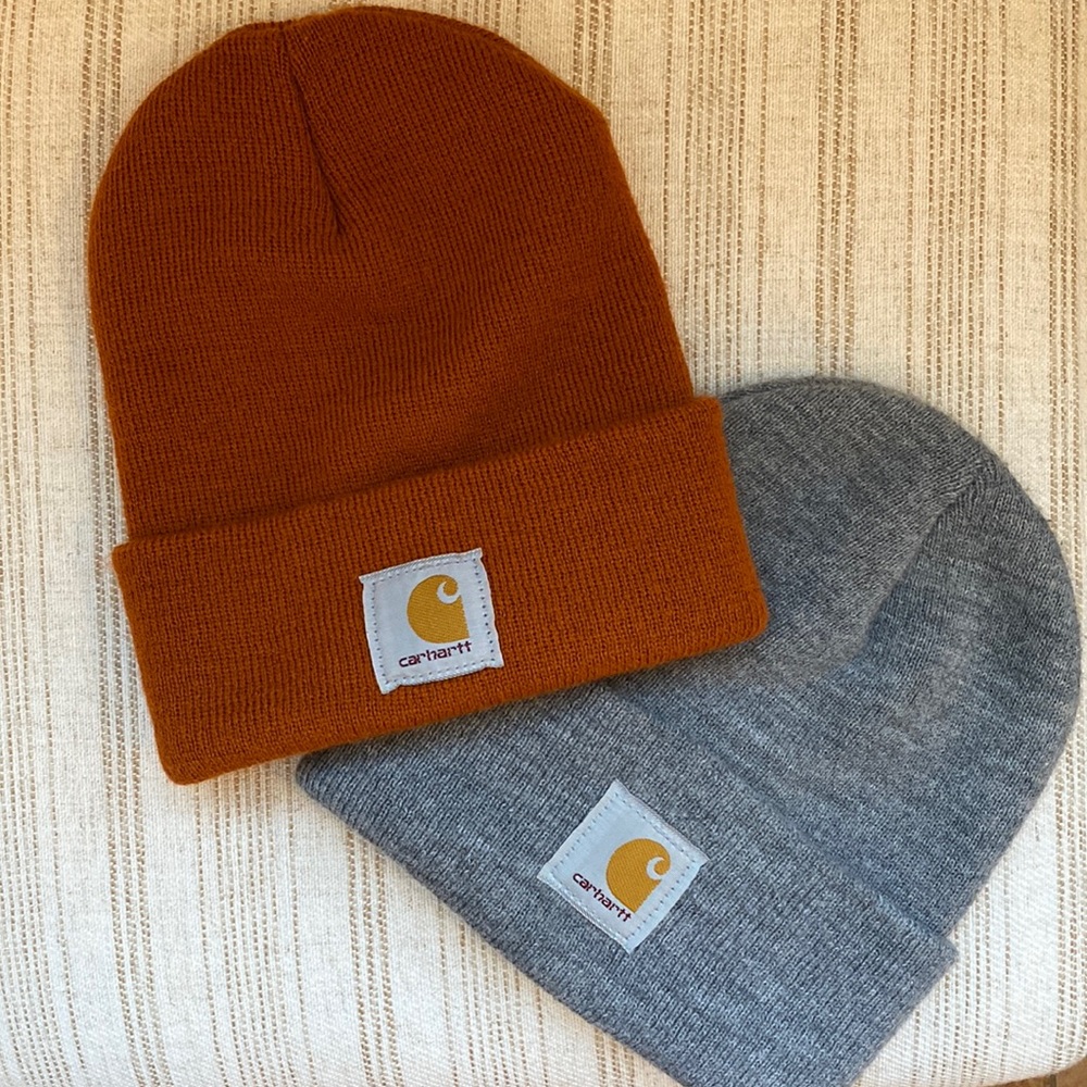 2 CARHARTT BEANIES